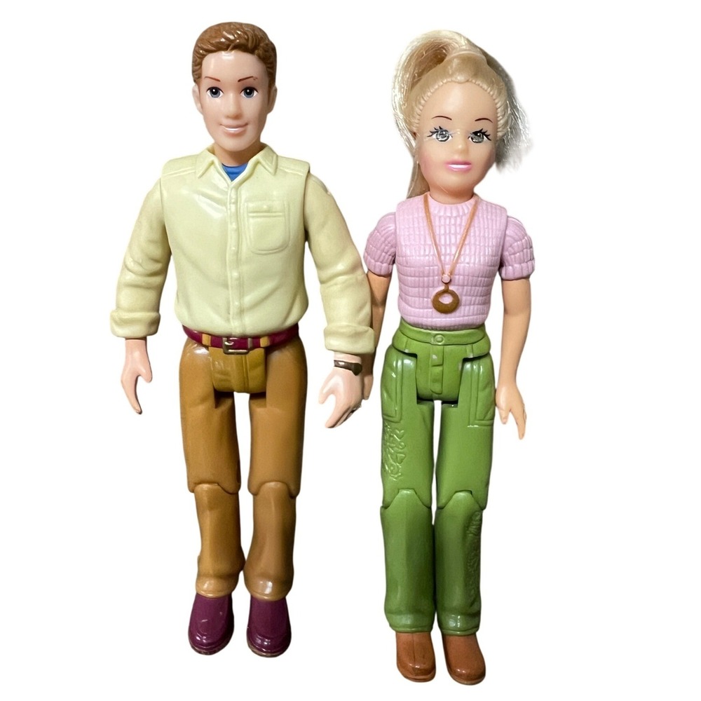 Mattel Loving Family Mom and Dad Dollhouse Figures 2006 Vintage Posable